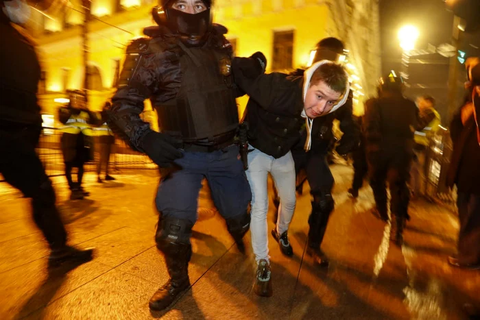 Manifestant pro-Navalnîi reţinut la Moscova FOTO EPA-EFE