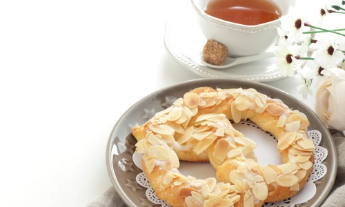 Covrigi fulgi migdale  Sursa foto shutterstock 1190342977 jpg