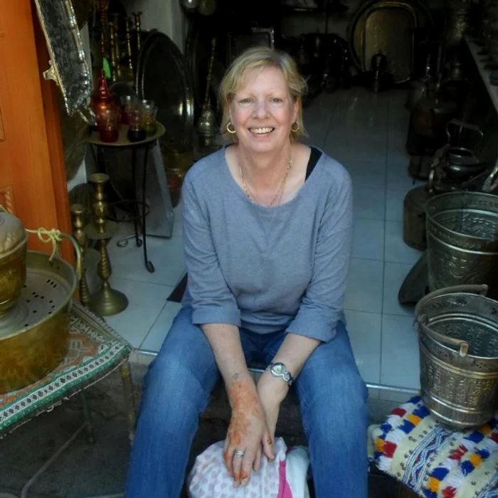 A decapitat-o cu un cuțit, apoi i-a zdrobit craniul cu un ciocan și a aruncat rămășițele la toaletă