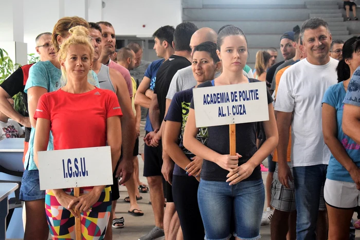 Cei mai buni înotători din cadrul MAI se vor întrece, în apă. FOTO Complexul de Natație