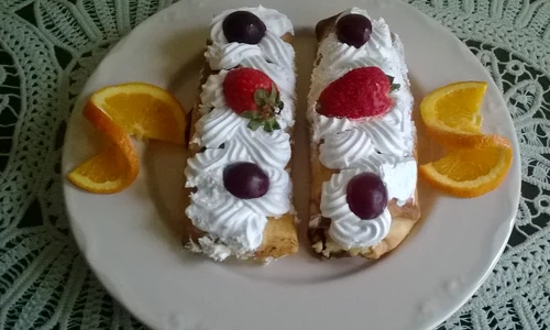 clatite cu branza dulce de vaci si frisca jpeg