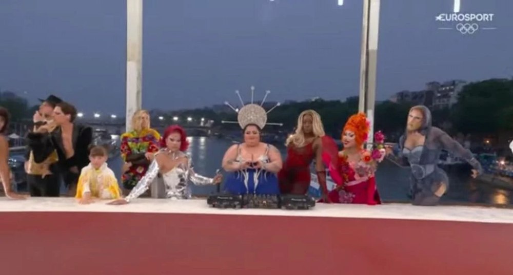 „Cina cea de Taină, blasfemie cu transsexuali”. Controversă la ceremonia de deschidere a Jocurilor Olimpice