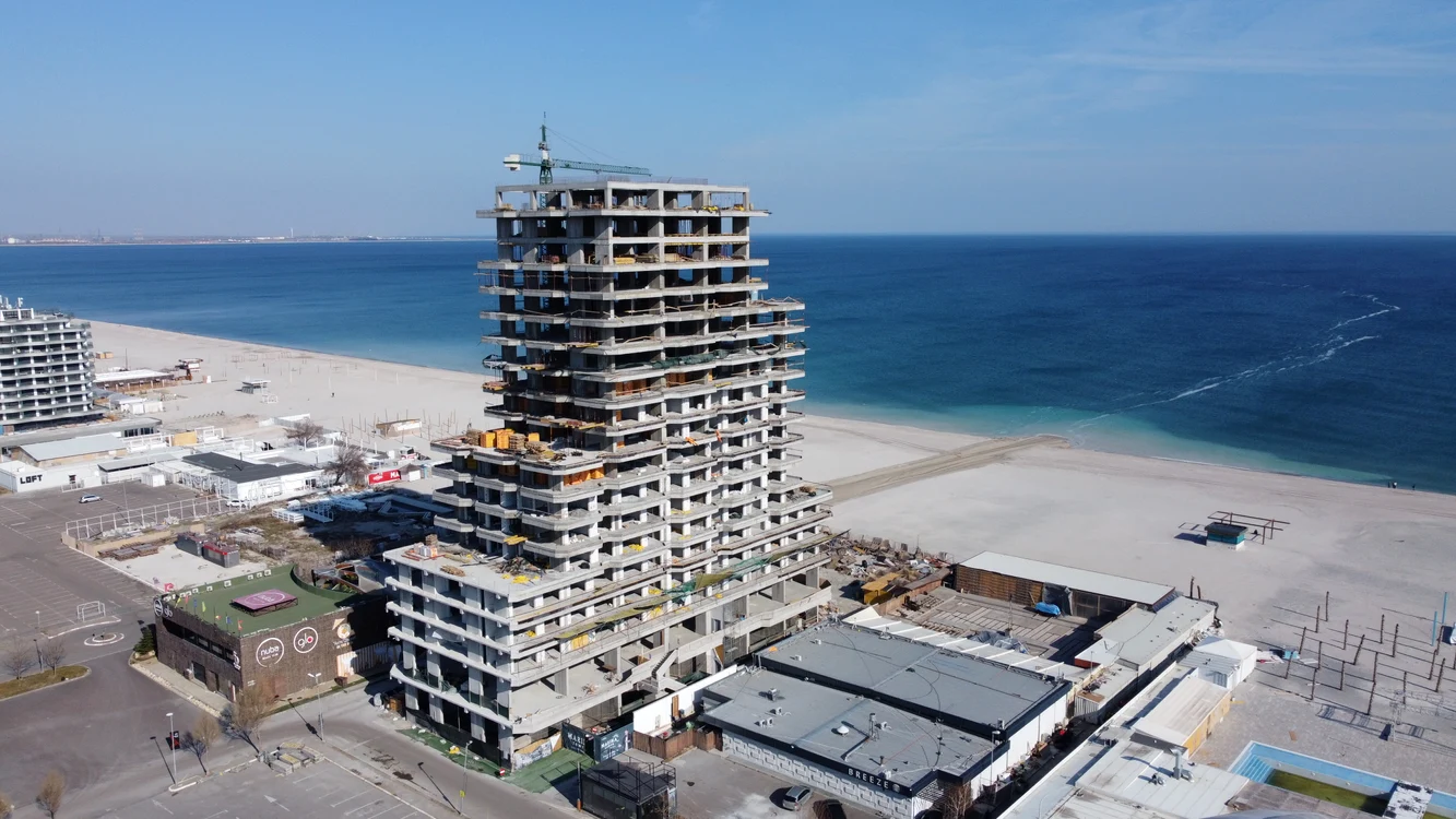 Blocul vedetelor din Mamaia Nord sursa foto Alpha Builders