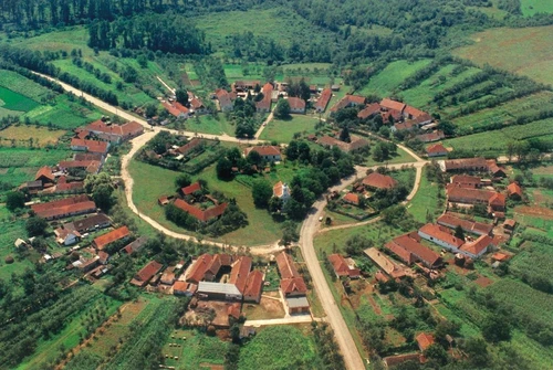 2 charlottenburg satul rotund din romania 00 1024x686 jpg jpeg