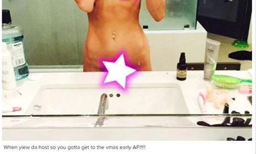 Miley s a pozat pregătindu se pentru Premiile MTV jpeg