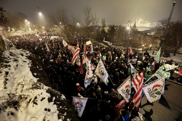 Protest la Budapesta faţă de „Legea sclaviei“ FOTO EPA-EFE