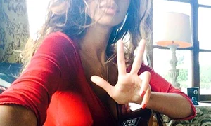 După doar două luni de relatie, cei doi s au mutat deja împreună jpeg