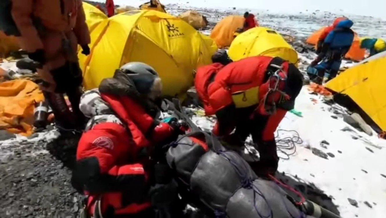 Misiune de salvare pe Everest FOTO Captură video/ Instagram: gelje_sherpa