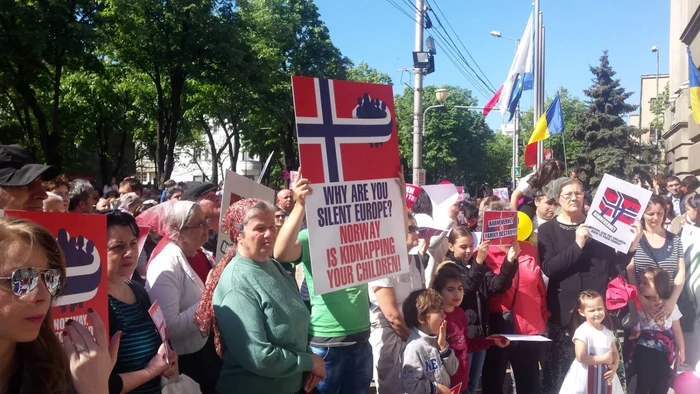 Miting pro familia Bodnariu la Timişoara FOTO Ştefan Both