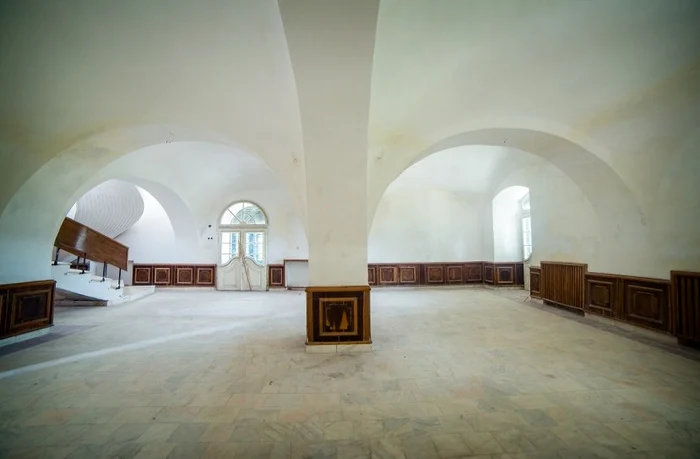 Castel Wesselenyi, interior