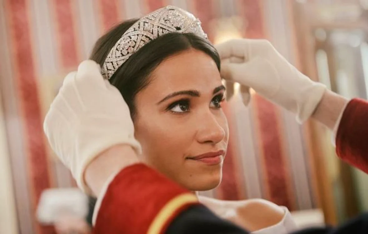 
    Actorii care vor juca rolurile Prințului Harry și al soției acestuia, Meghan Markle Foto: Twitter  