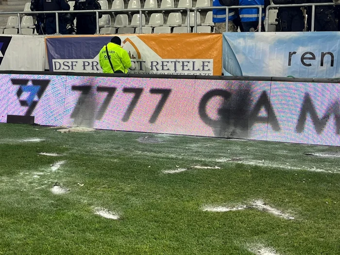 Gazon distrus FOTO Complexul Sportiv Național "Arcul de Triumf"