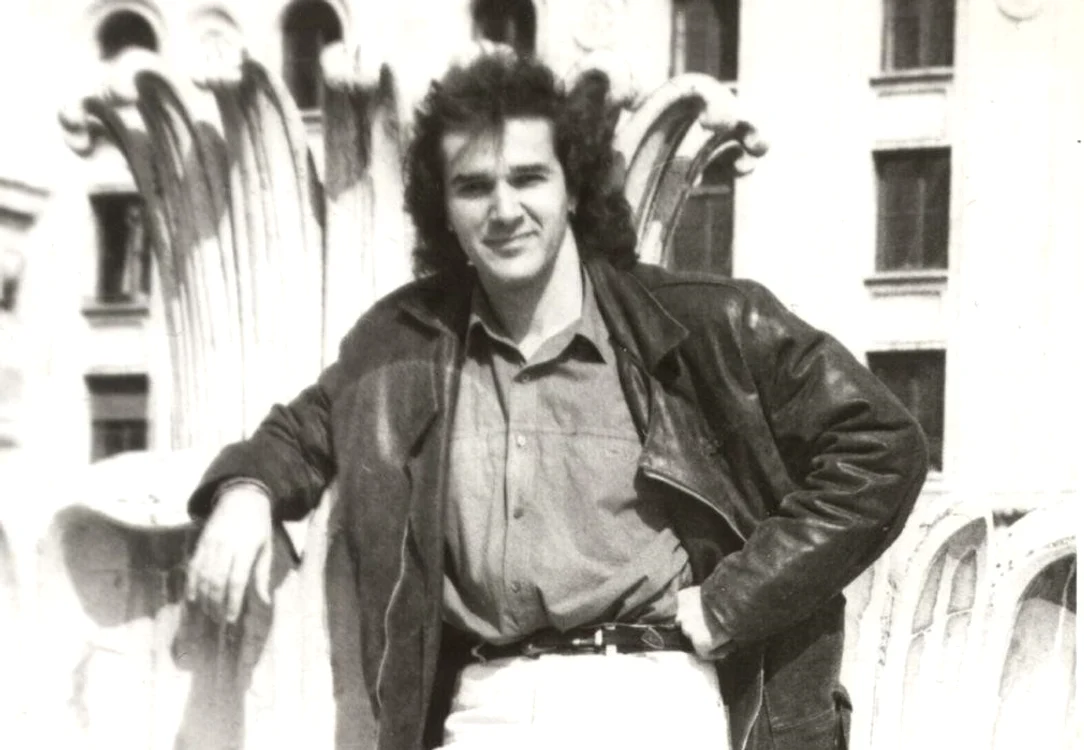 
    Dan Bittman, alături de impresarul Radu Groza. Solistul a albit și și-a lăsat barbăfoto: Facebook  