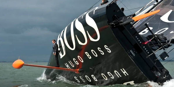 Cu barca în costum, fotograf: AlexThomson Racing
