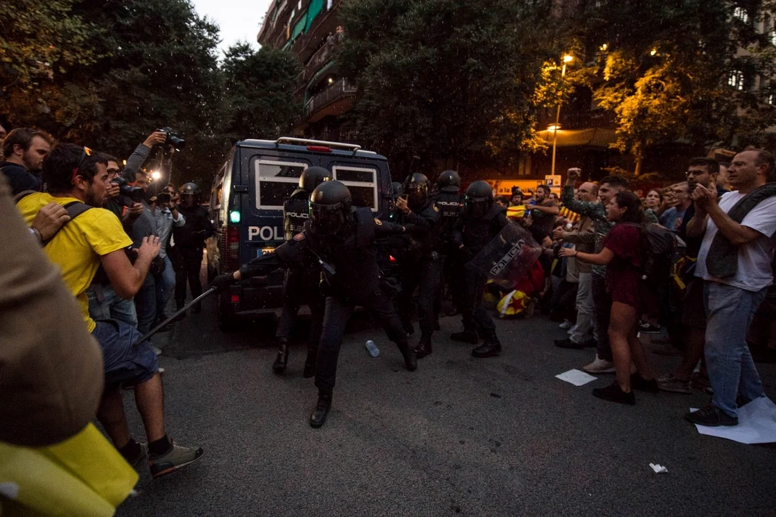 Mii de oameni cer în stradă dreptul la un referendum privind independenţa Cataloniei FOTO Getty Images