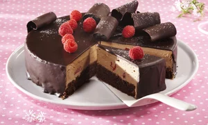 Chocolate Cake with Raspberries and Strawberries (step by step) jpeg