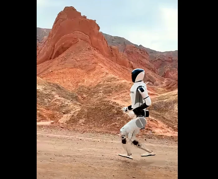 Unul dintre roboții STAR1 aflați în cursă. FOTO captură YouTube Robort ERA