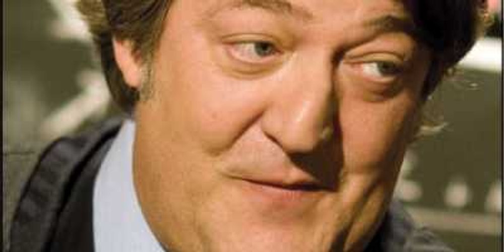 Stephen Fry îl laudă pe regele Charles pentru decizia de a face public diagnosticul de cancer: E o dovadă de deschidere şi modernizare a monarhiei