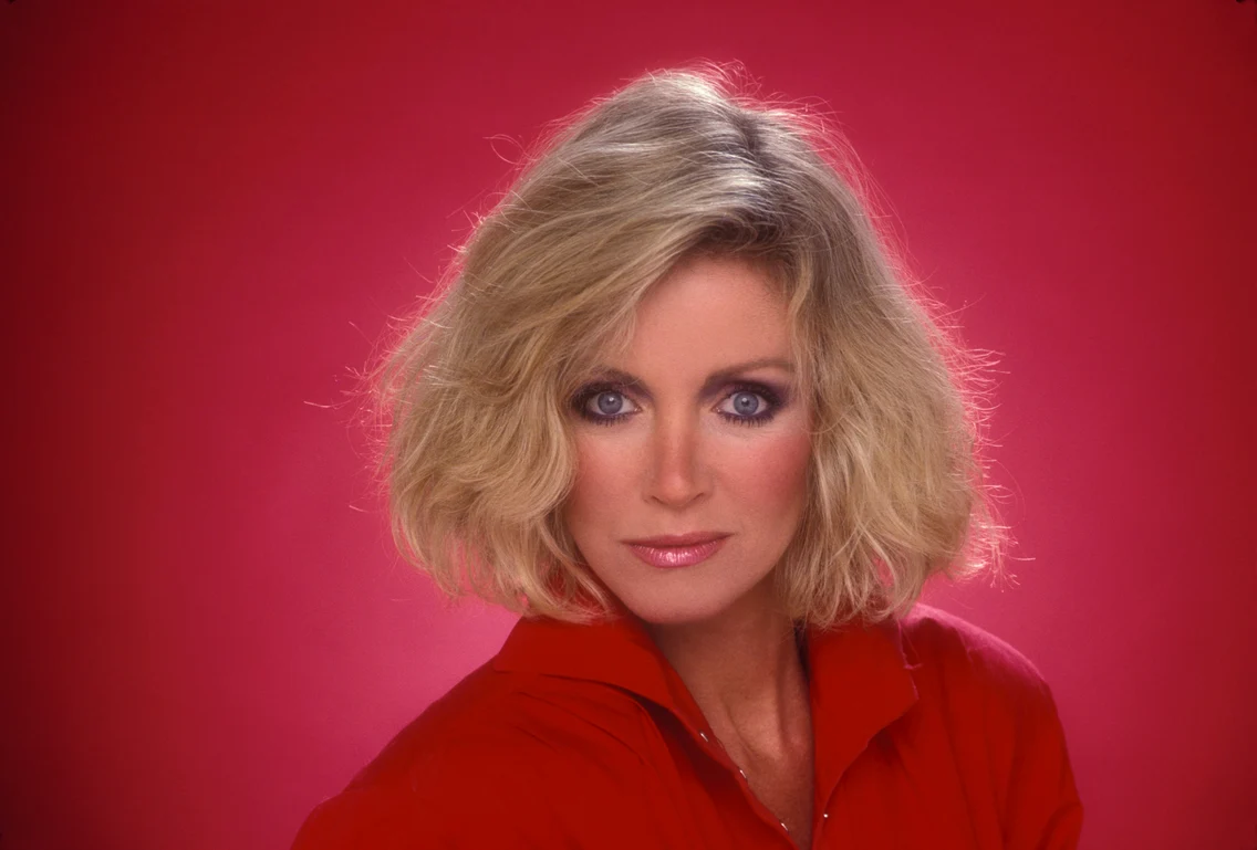 Donna Mills, Profimedia