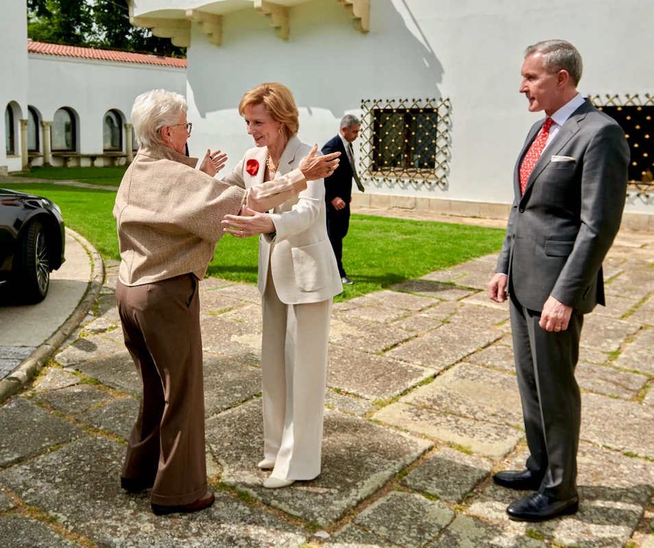 Prințesa Muna cu Majestatea Sa Margareta și Principele Radu la Palatul Elisabeta. FOTO: Daniel Angelescu, Casa Majestății Sale