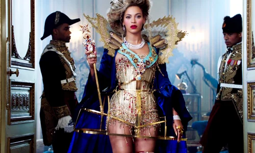Beyonce la Reina mas bella en el anuncio para su nueva gira mundial 'Mrs Carter Show' jpeg
