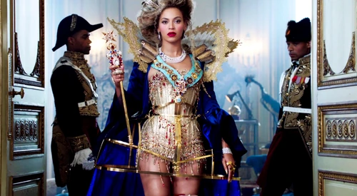 Beyonce la Reina mas bella en el anuncio para su nueva gira mundial 'Mrs Carter Show' jpeg