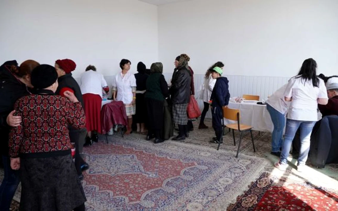 Campania socială organizată de Biserică la Gurguieţi FOTO Danilel Lare