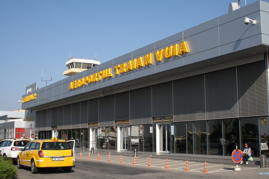 Un avion a aterizat de urgență de Aeroportul Timişoara, după ce s-a primit o amenințare cu bombă