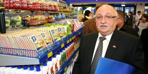 Inspectorii de la Protecţia Consumatorilor vor munci dublu pe bani puţini