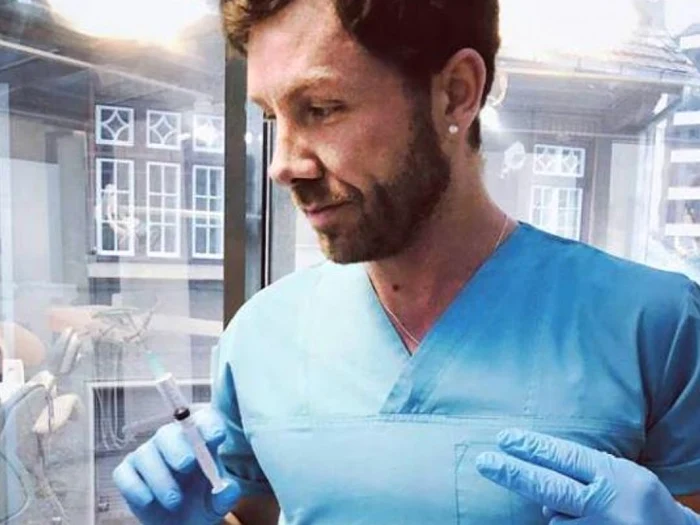 Matteo Politi are diplomă de doctor recunoscută de Ministerul Educației