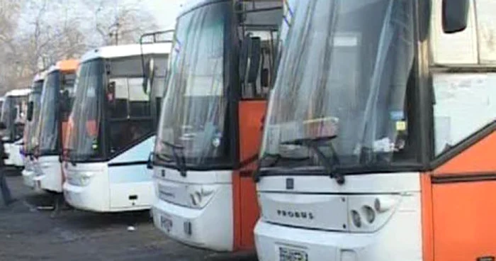 Patronul unei firme de transport din Botoşani a fost condamnat pentru că a folosit în mod ilegal tichete ale pensionarilor şi veteranilor de război FOTO Adevărul