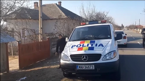 Aceasta este casa din satul Scăpău în care a fost găsită trupul plin de răni al bătrânei ucise de doi consăteniFoto: jurnalmehedinți.ro