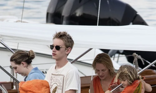 *EXCLUSIVE* Uma Thurman and daughter Luna rock matching outfits while on vacation in Greece jpeg