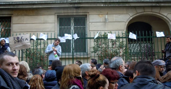 Arta tragerii în ţeapă alegeri 16 noiembrie 2014 paris diaspora foto cristina hermeziu