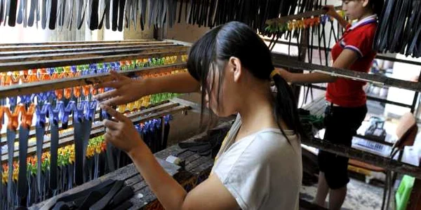 Muncitori China EPA