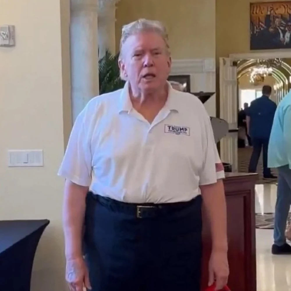 Trump acuză fotografii că îl fac „puțin gras”. Democrații ripostează cu imagini virale: „Nu e vina fotografilor”