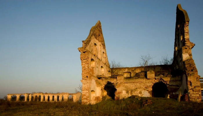 castel abandonat alba