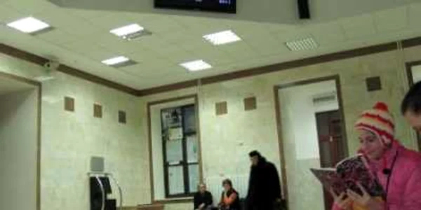 Maria Frandeş îşi petrece adesea serile în gară, aşteptând trenul spre Mârşa