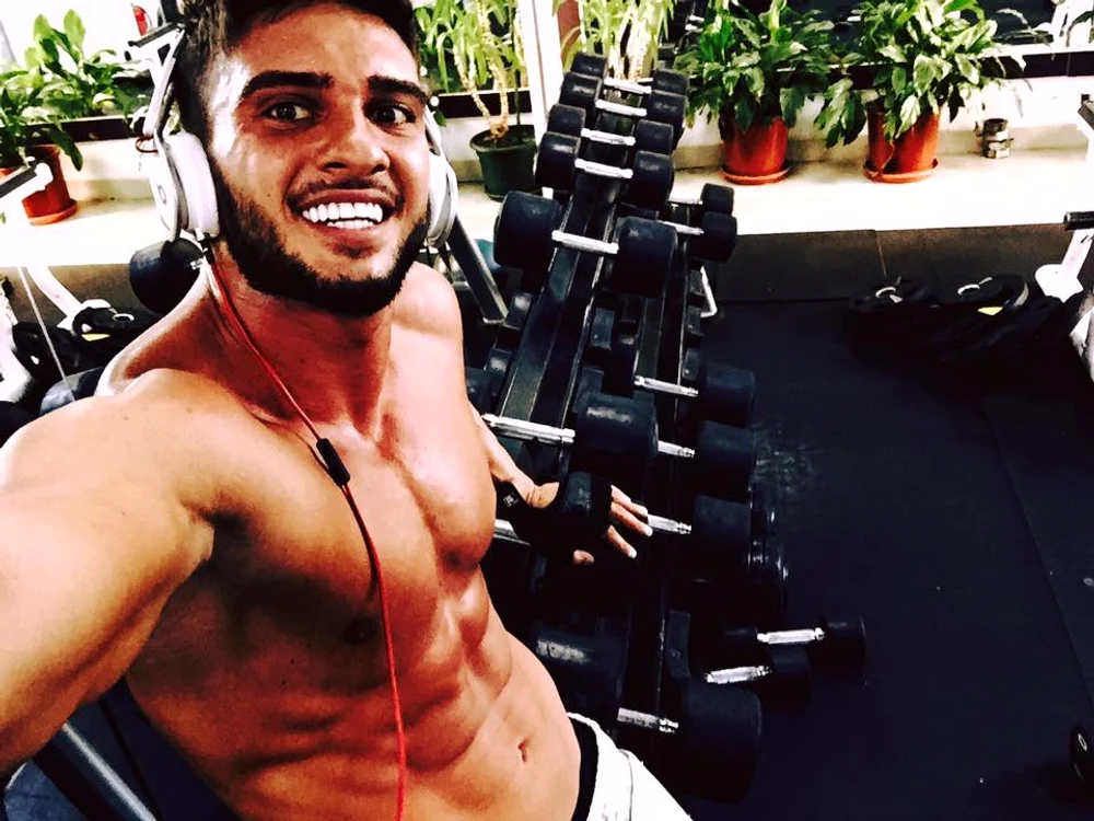 Dorian Popa (27 de ani) se declară maturfoto: Arhiva Personală