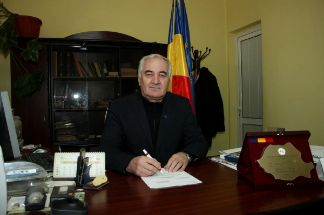 Primarul oraşului Filiaşi este suspectat de abuz în serviciu în formă continuată