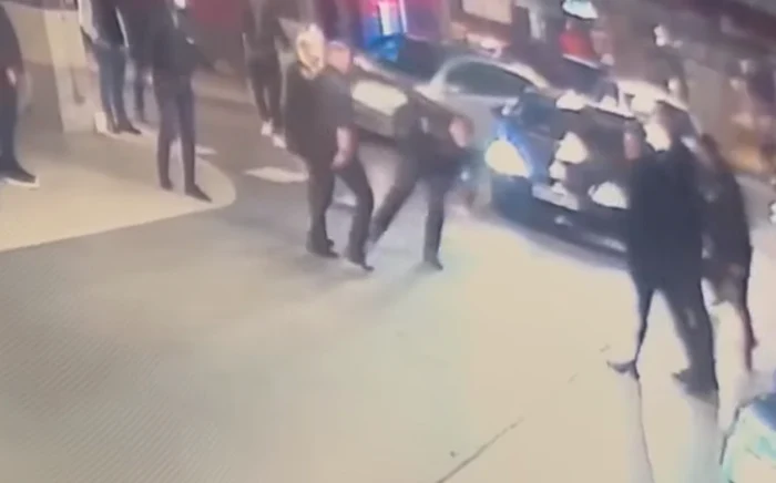 Incidentul a fost surprins de o cameră de supraveghere FOTO TVR (captura)