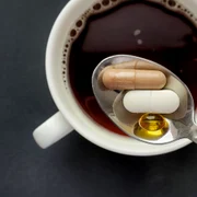 Cafea pastile medicamente FOTO Shutterstock jpg