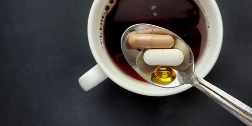 Cafea pastile medicamente FOTO Shutterstock jpg