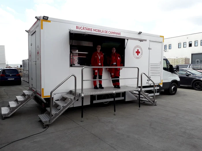 Centrul are şi o bucătărie mobilă. FOTO: Adrian Popescu