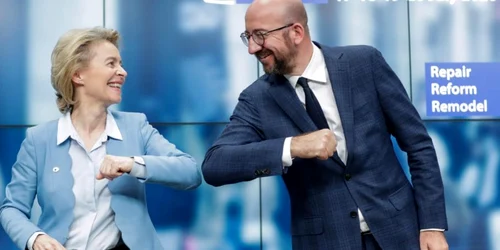 Ursula von der Leyen si Charles Michel FOTO EPA-EFE