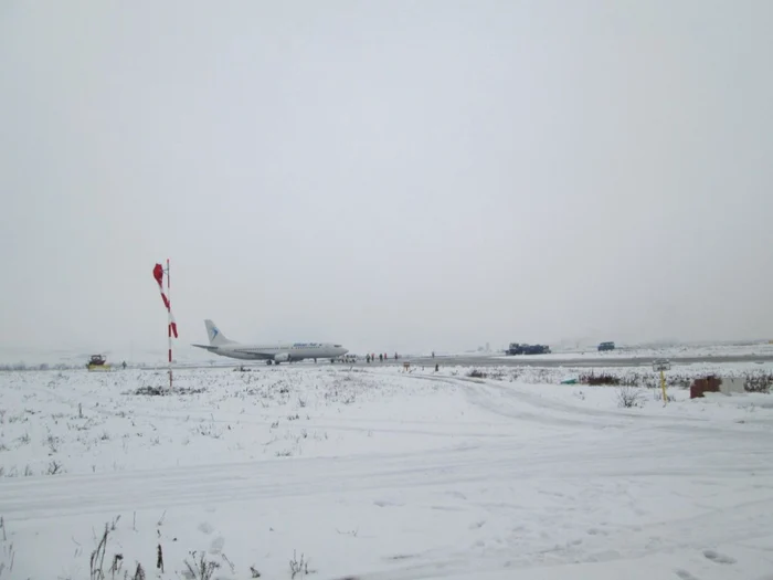 Avionul care a ratat aterizarea pe aeroportul din Cluj  FOTO:  Ovidiu Cornea