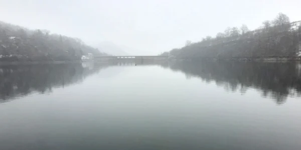 barajul si lacul cincis foto daniel guta adevarul