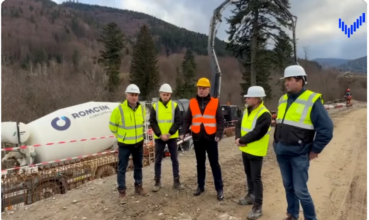 Lucrările sunt în curs. FOTO captură video Facebook Adrian Ioan Veştea  