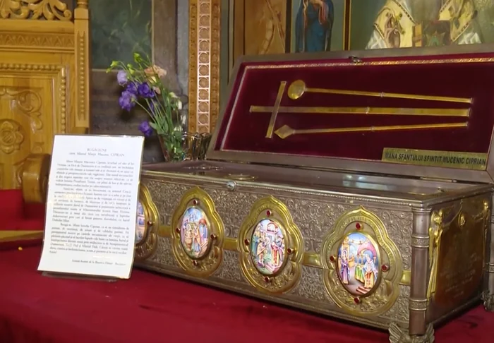 Racla cu moaștele Sf Ciprian din Biserica Zlătari din București Foto Daciana Stoica / Adevărul