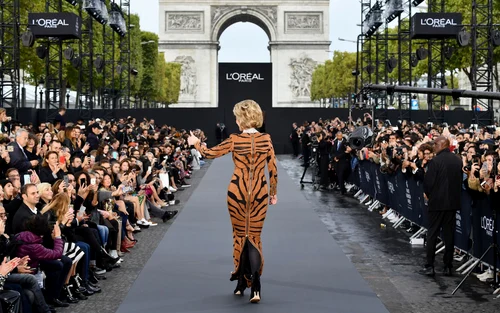 Le Defile L'Oreal Paris Runway Paris Fashion Week Womenswear Spring/Summer 2018 jpeg